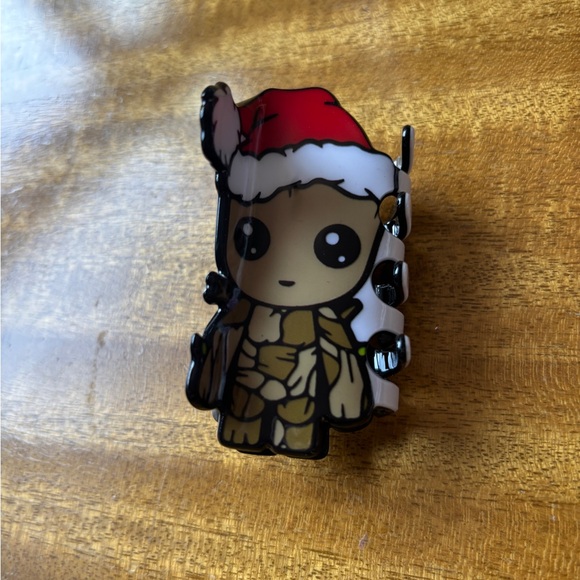 Baby Groot Santa Hat Disney Marvel Hair Claw Clip - Picture 3 of 3